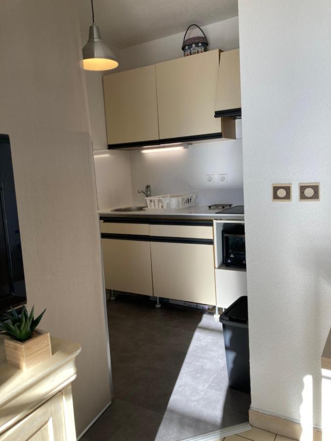 T2 Classe 2* Calme Au Coeur Du Village Provencale 格雷乌莱班 外观 照片