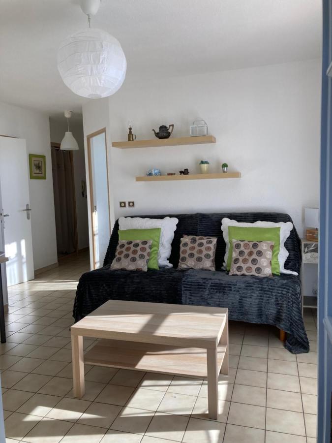 T2 Classe 2* Calme Au Coeur Du Village Provencale 格雷乌莱班 外观 照片